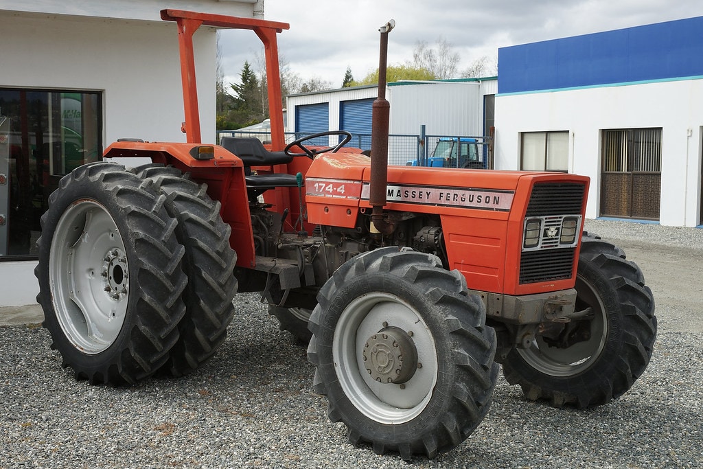 Massey Ferguson 174-4