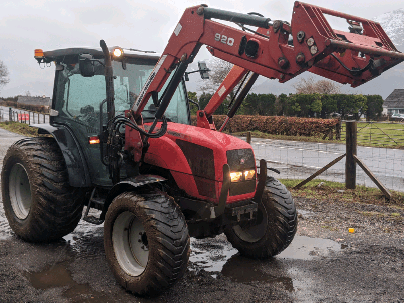 Massey Ferguson 2435
