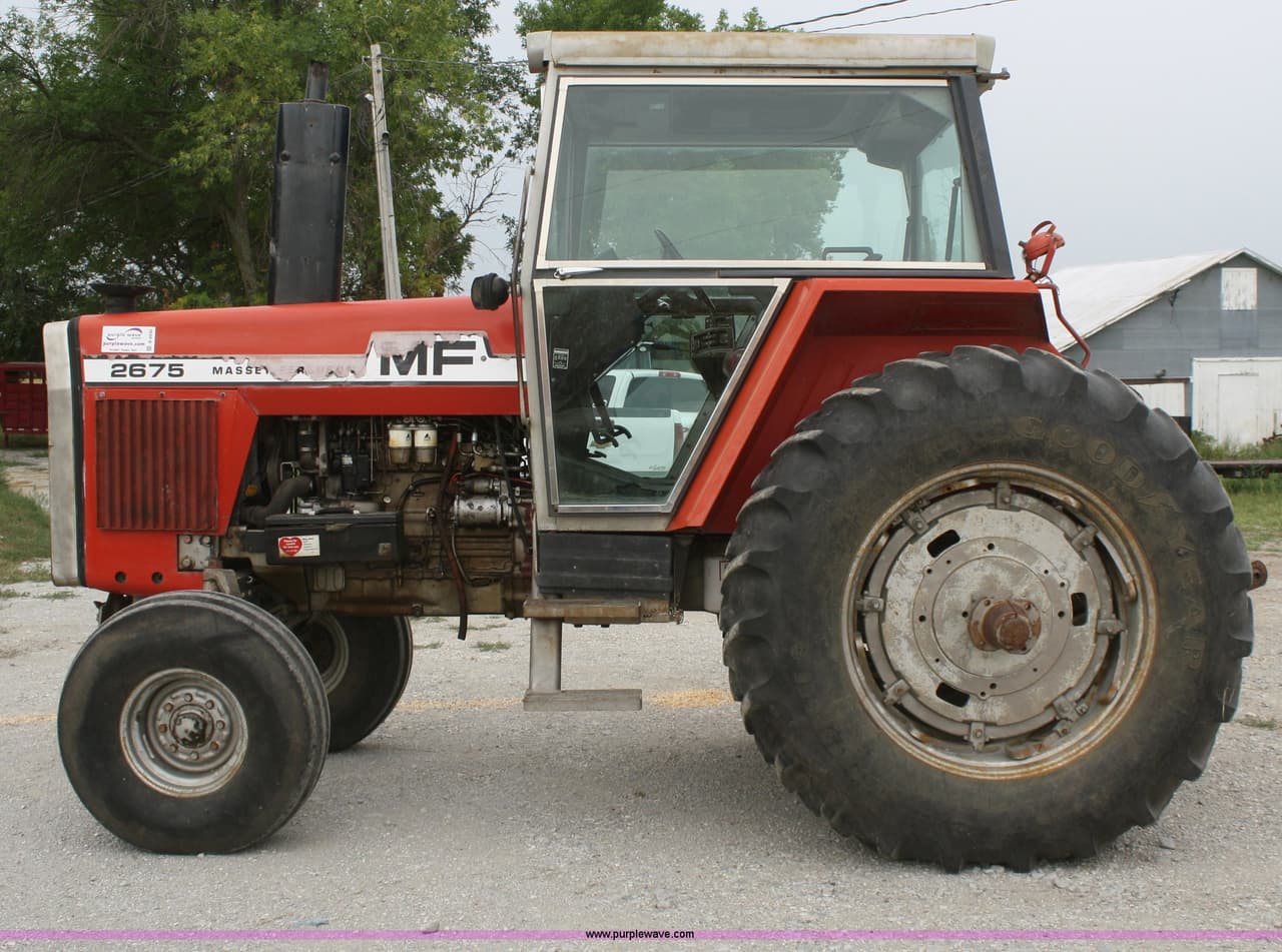 Massey Ferguson 2675