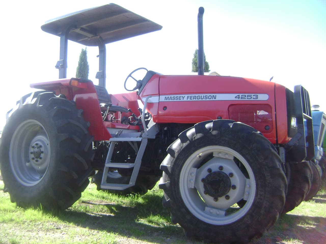 Massey Ferguson 4253