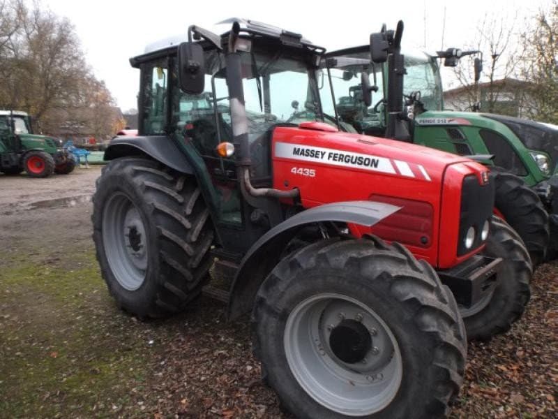 Massey Ferguson 4435