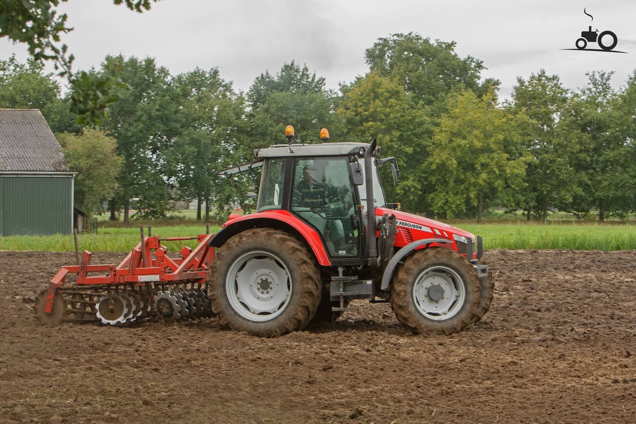 Massey Ferguson 5440