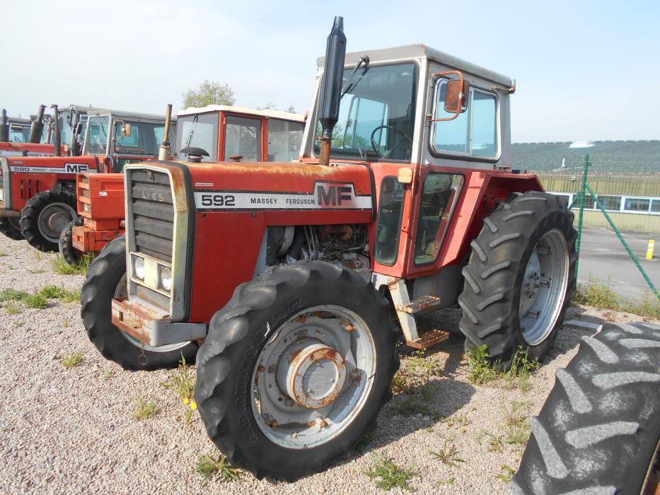 Massey Ferguson 592