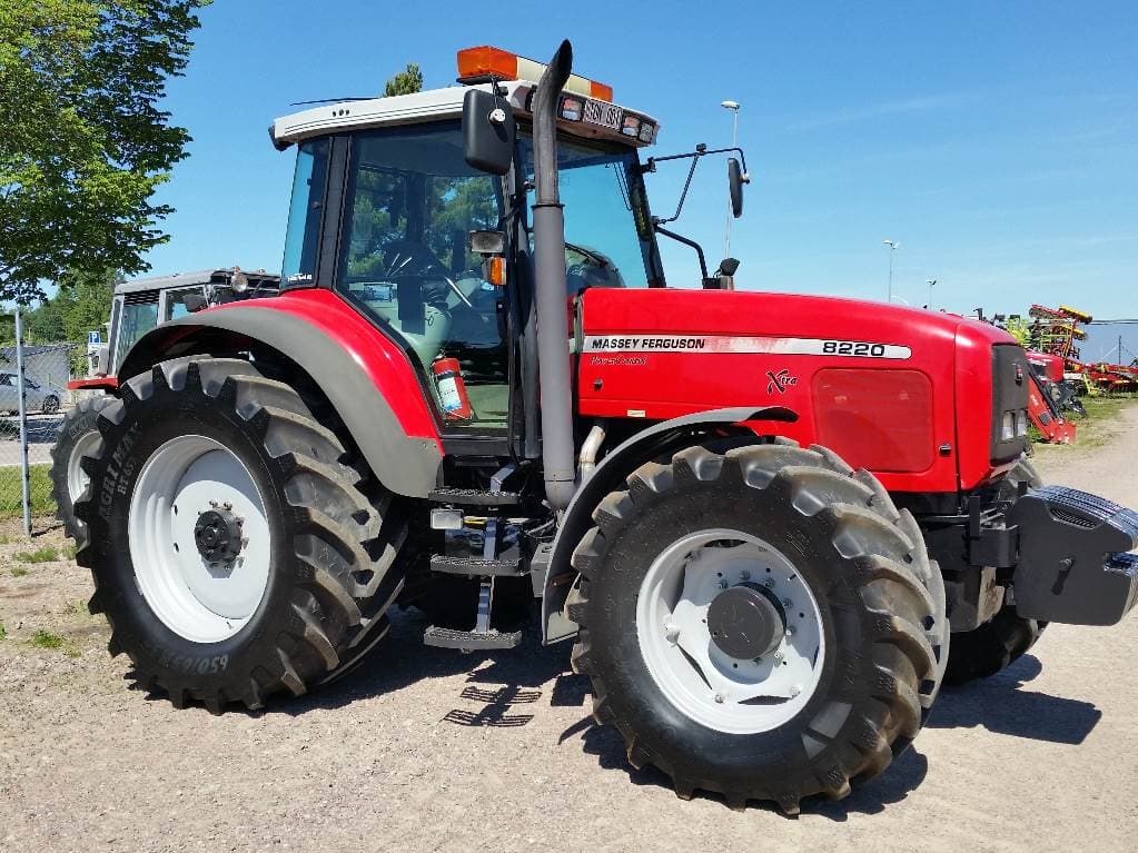 Massey Ferguson 8220