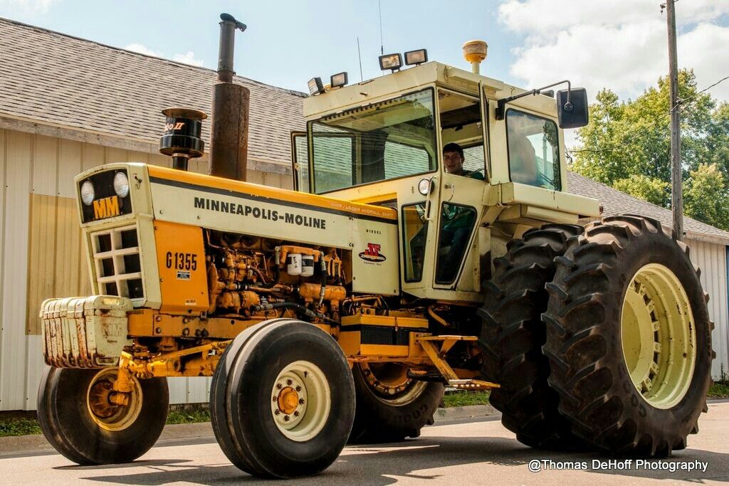 Minneapolis-Moline G550