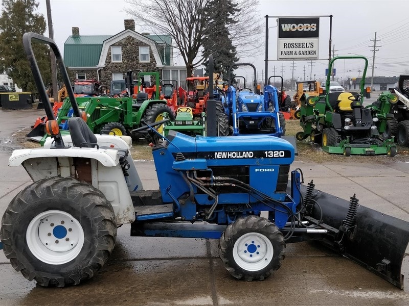 New Holland 1320