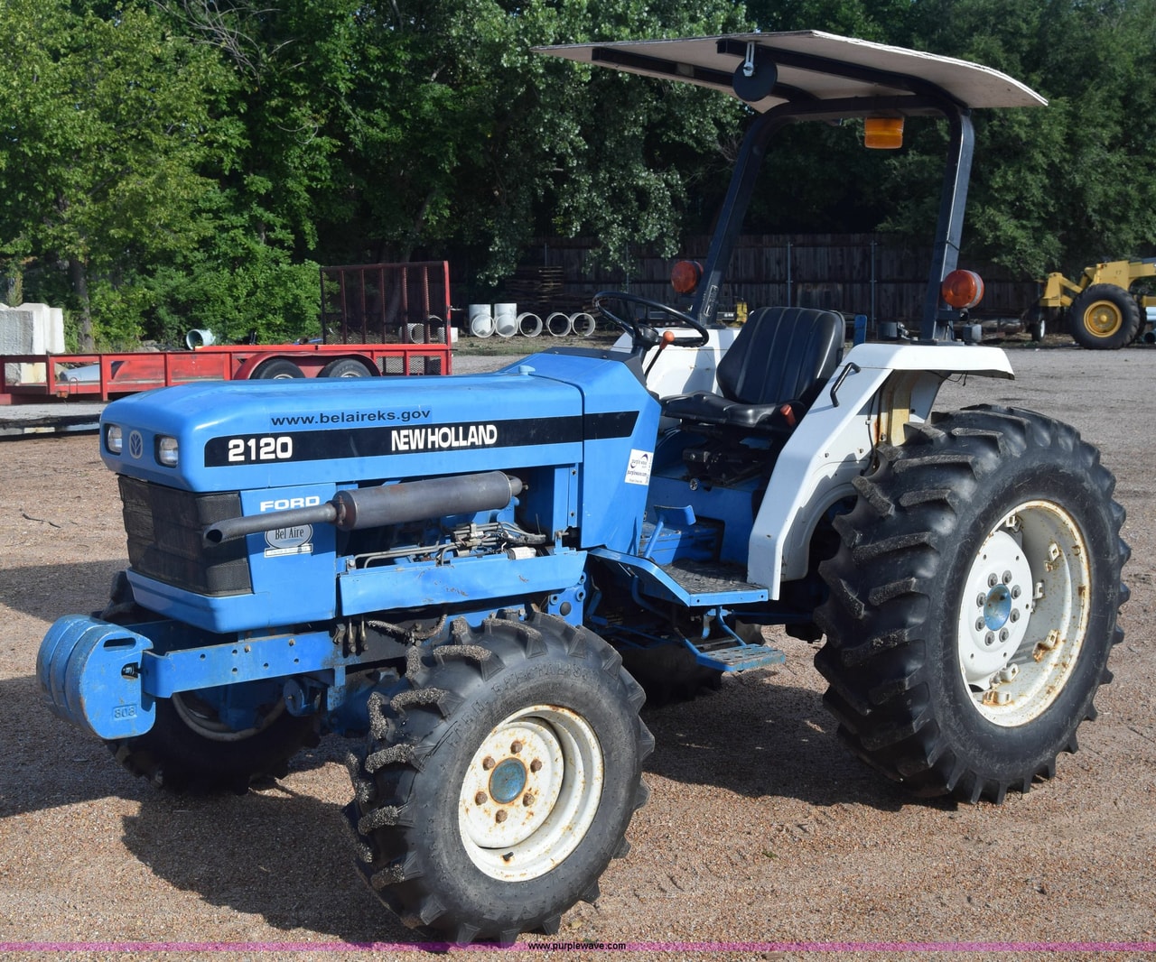 New Holland 2120