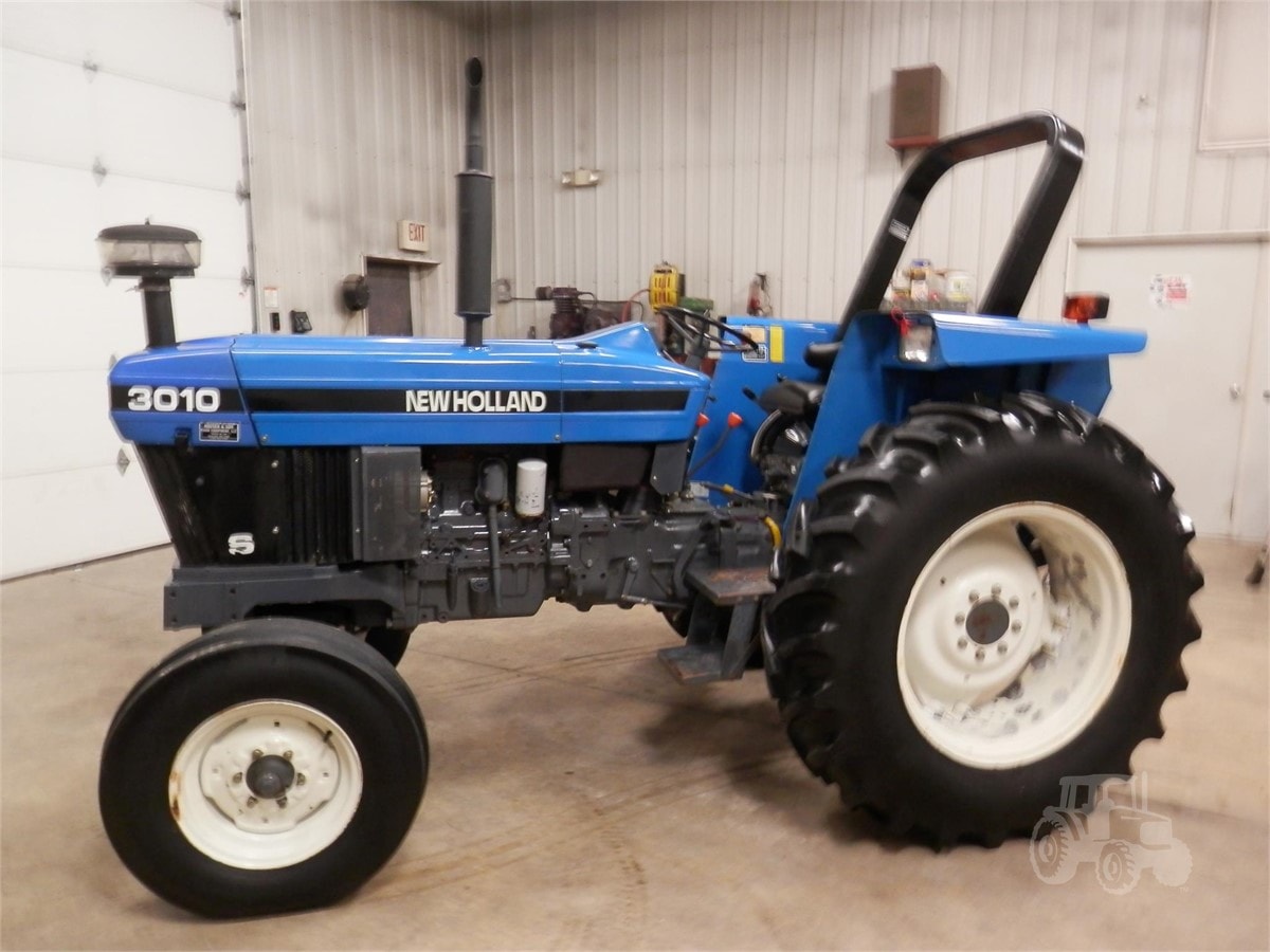 New Holland 3010