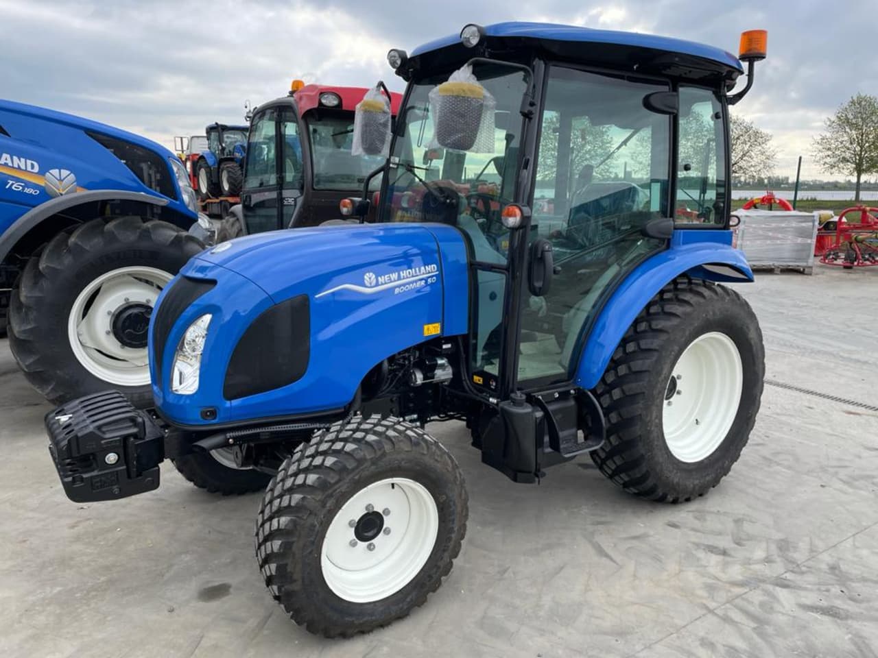 New Holland Boomer 50