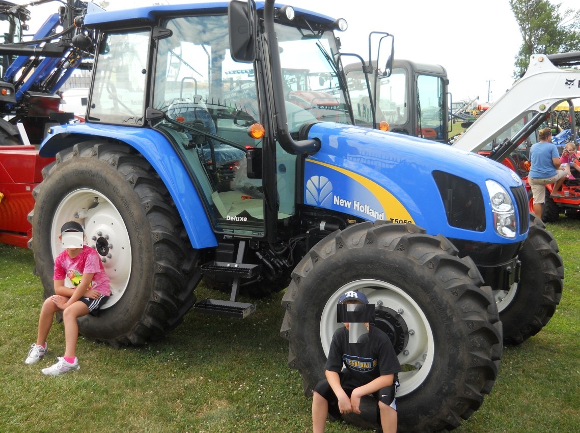 New Holland T5050