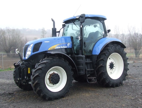 New Holland T7040