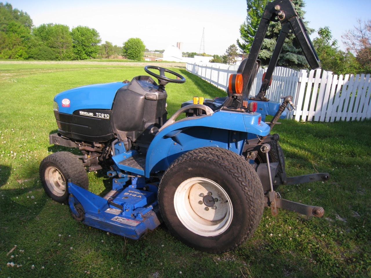 New Holland TC21D