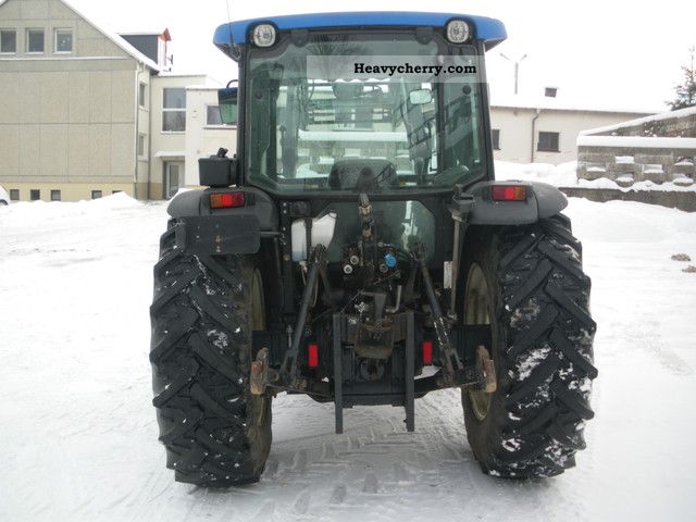 New Holland TN85DA
