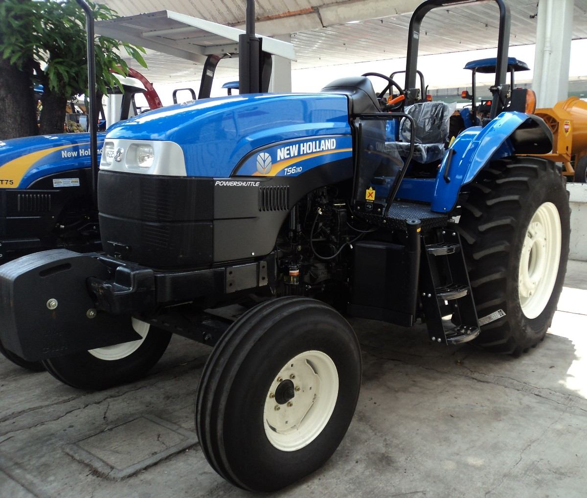 New Holland TS6110