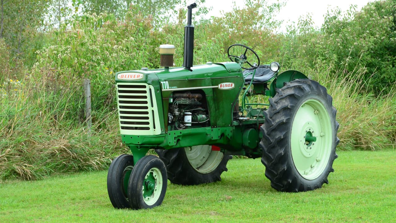 Oliver 770