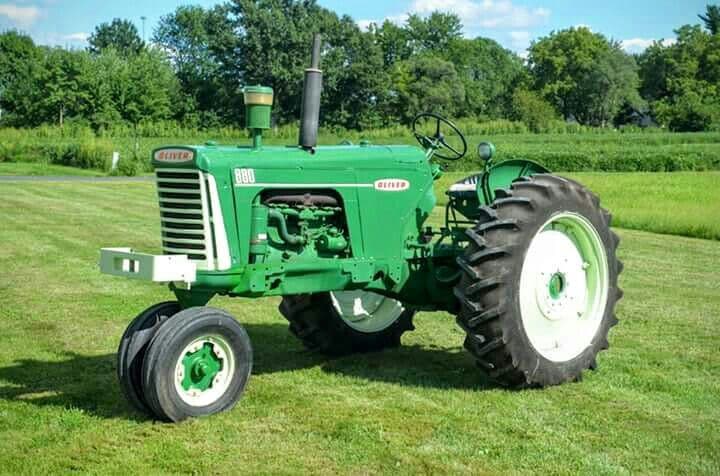 Oliver 880
