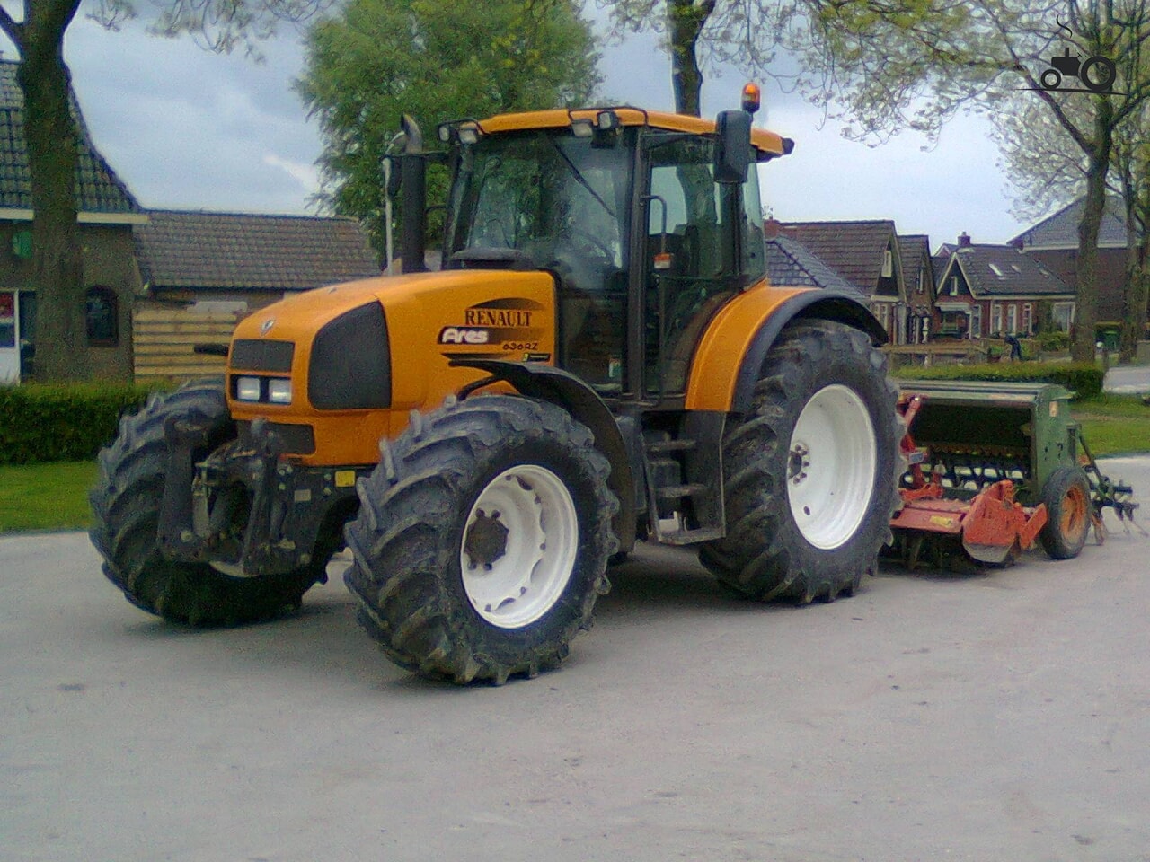 Renault Ares 636
