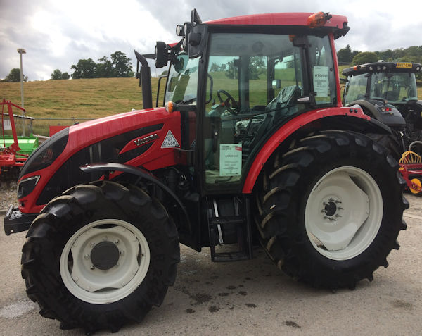 Valtra A84