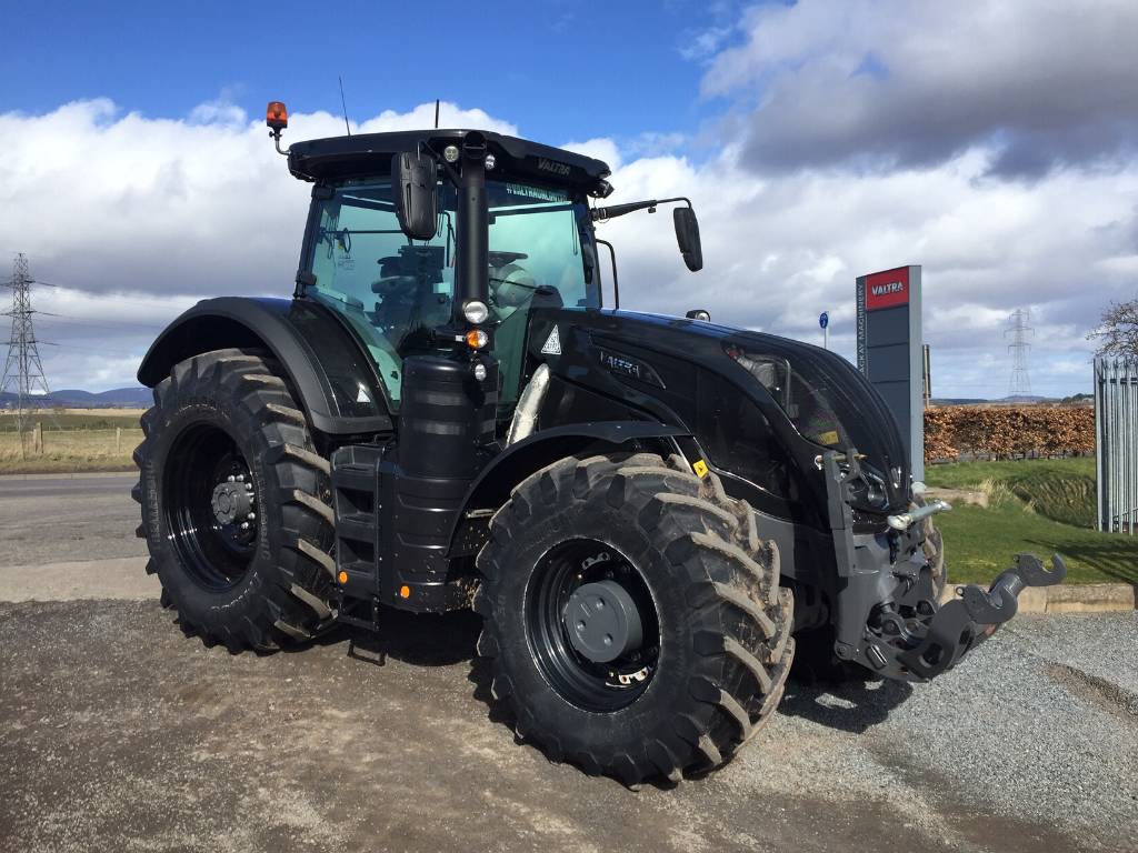 Valtra S324